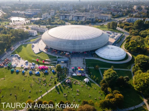 TAURON Arena Kraków, Teren zewnętrzny