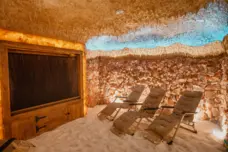 Pałac Poledno Bukowiec Grota Solna