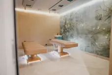 Pałac Poledno Bukowiec słoneczna łączka