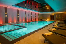 Pałac Poledno Bukowiec basen 15 m