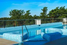 Basen zewnętrzny na dachu