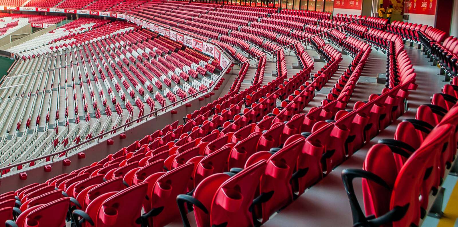 Obiekty konferencyjne: hale widowiskowo-sportowe