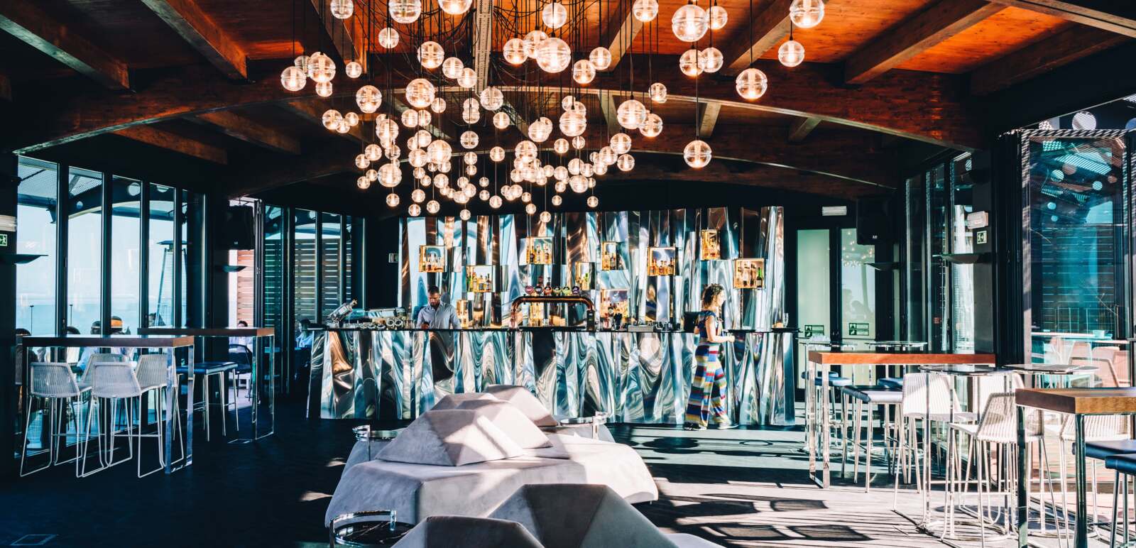 Obiekty z restauracjami odpowiednimi dla grup