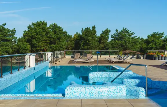 Basen zewnętrzny na dachu