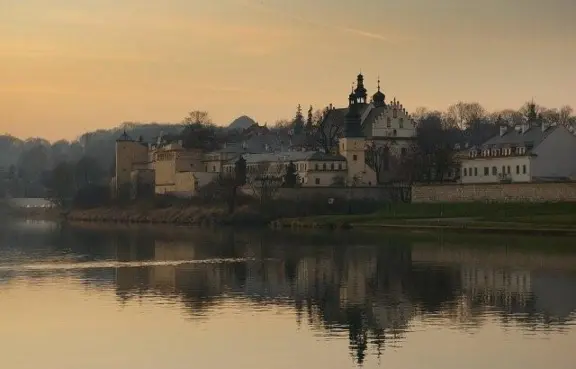 Przystanek Krakowskiego Tramwaju Wodnego