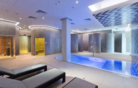 Level UP z jacuzzi i saunami