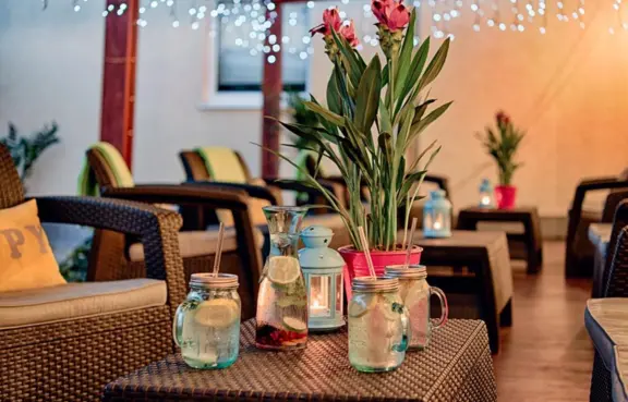 Falenty Biznes i Wypoczynek patio