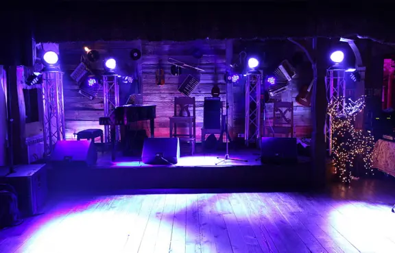 Restauracja, catering, konferencje, wesela, pikniki, pokoje gościnne, garden party, imprezy okolicznościowe, eventy