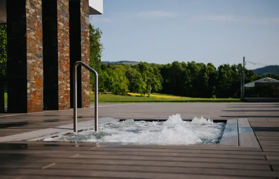 Jacuzzi zewnętrzne