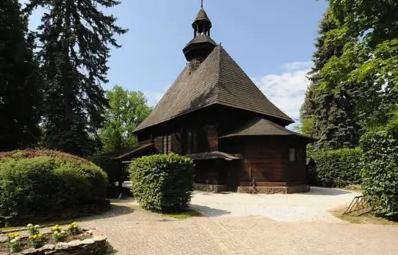 Kościół pw. Matki Bożej Królowej Korony Polskiej w Spale