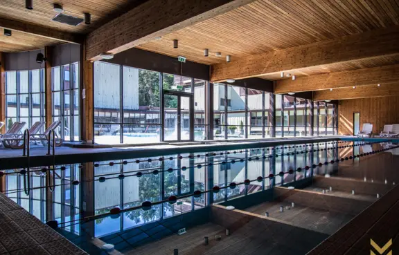 Basen w Hotelu Mrągowo Resort & Spa