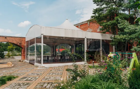 Oranżeria z ogrodem