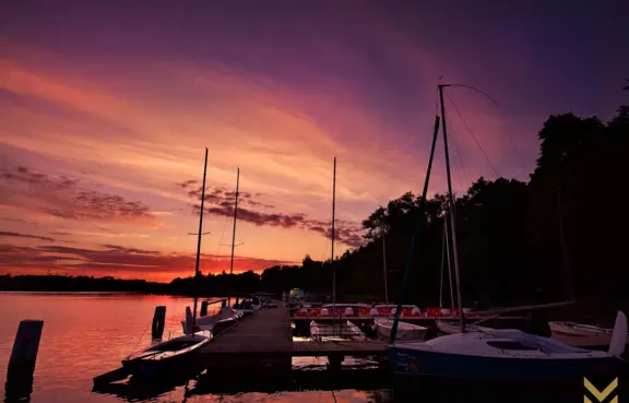 Plaża i pomost w Hotelu Mrągowo resort & Spa