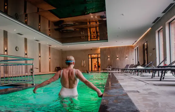 Pałac Poledno Bukowiec basen