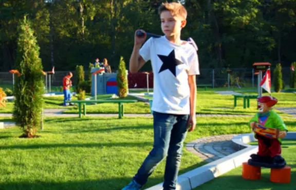 MINI GOLF