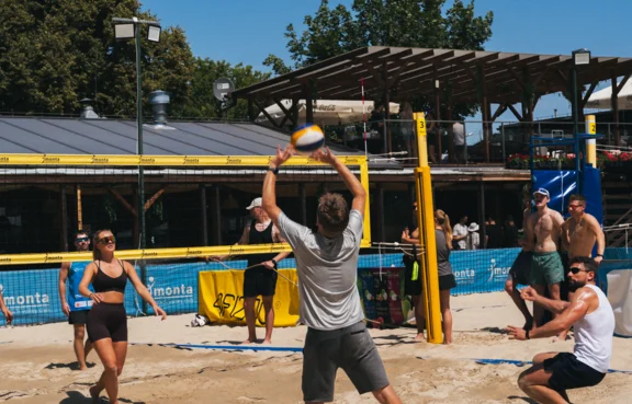 Boiska do siatkówki plażowej