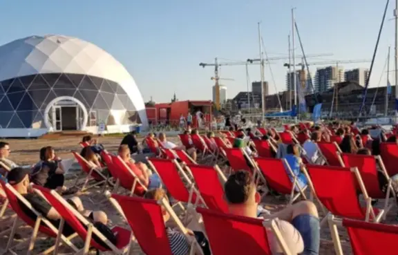 Dok cesarski - namiot sferyczny