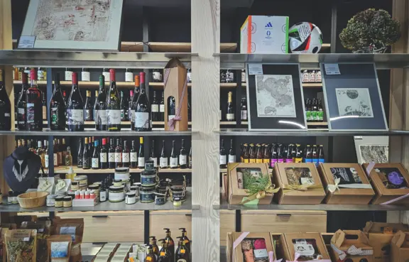 Sklep oferujący produkty z Dolnego Śląska. Od produktów spożywczych, aż po rękodzieło.