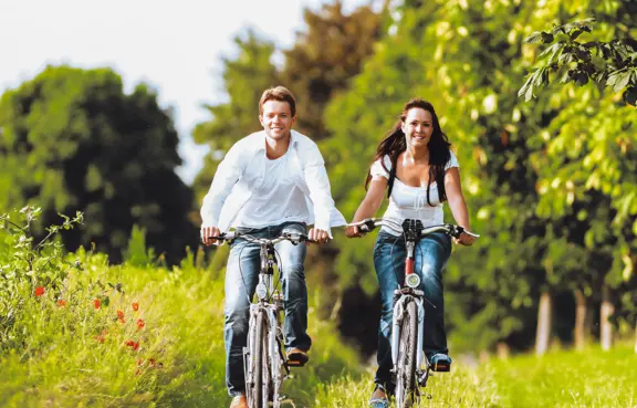 Ścieżki rowerowe/piesze na rozległym terenie resortu