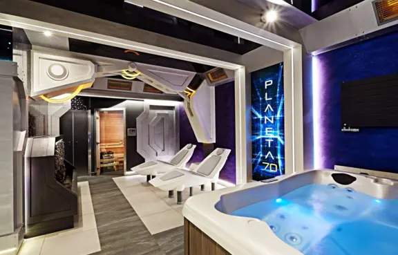 Strefa Wellness (sauna fińska, tęźnia solankowa, jacuzzi)