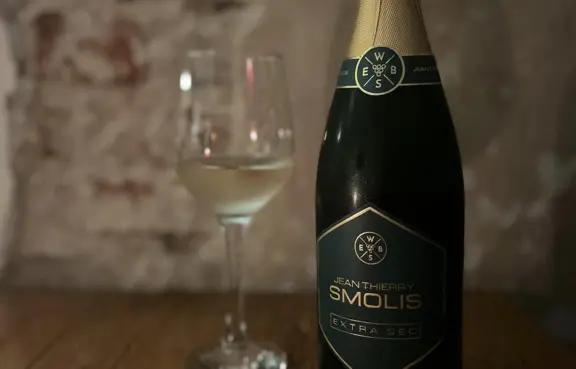 Zagroda Konik Polny. Degustacja win z pobliskiej winnicy Smolis.