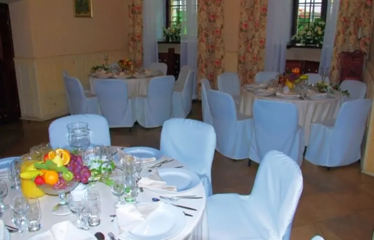 Hotel i Restauracja Kasper Suski - photo 1