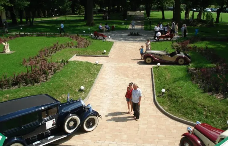 Pałac Kotulińskich - OBIEKT ZAMKNIĘTY - zdjęcie 1