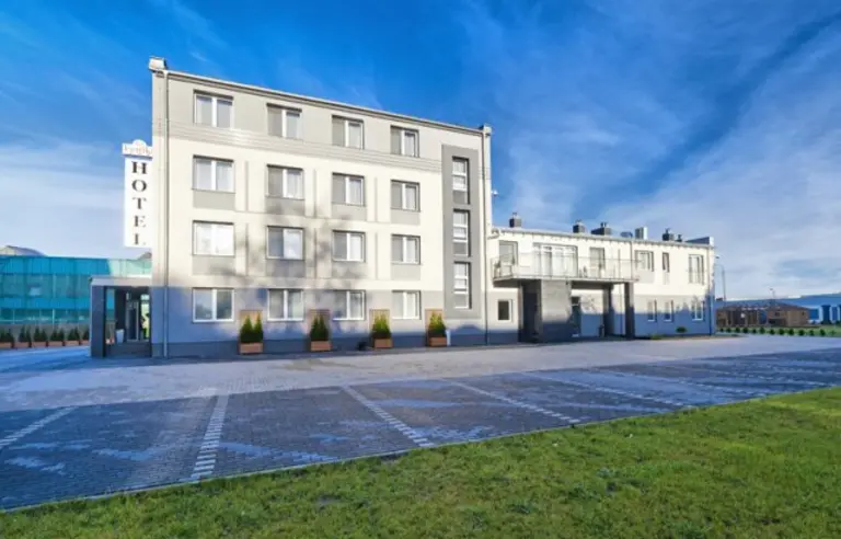 Hotel Feniks - zdjęcie 1