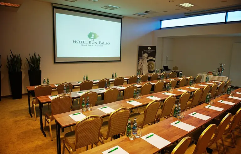 Sala w układzie klasowym