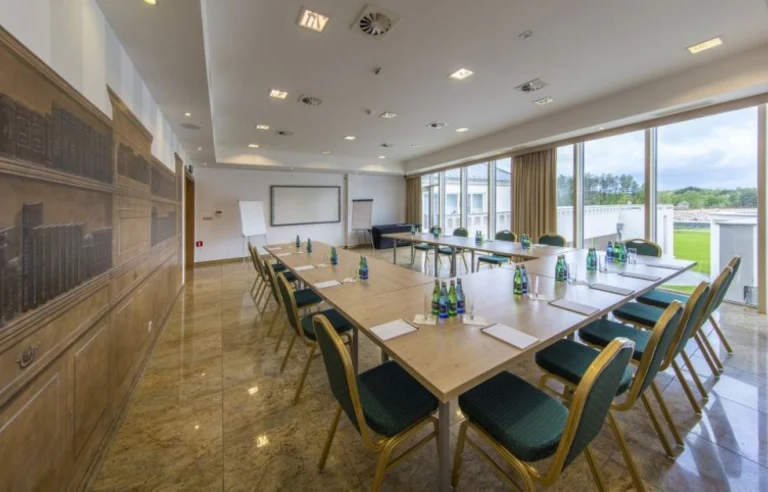 Hotel Kiston - zdjęcie 1
