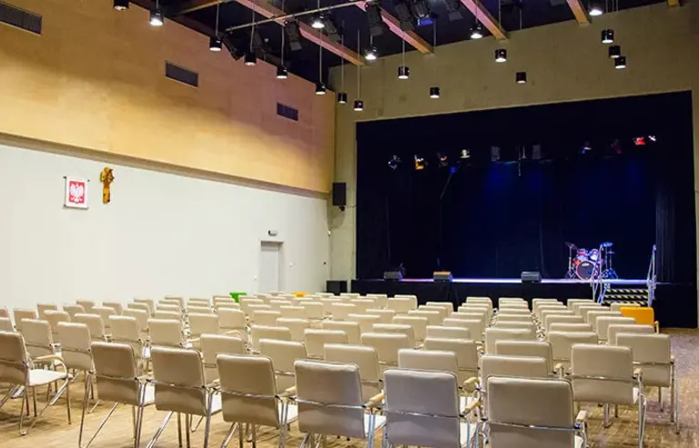 Europejskie Centrum Bajki Pacanow sala konferencyjna