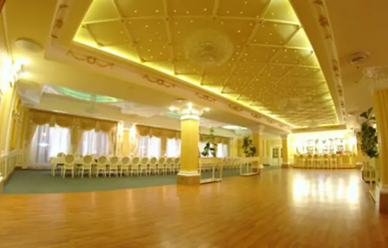 Hotel Gloria - zdjęcie 1