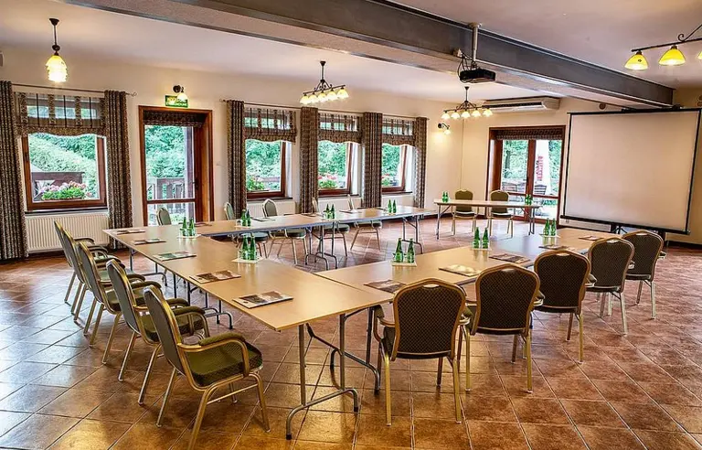 Hotel Dworek Wapionka - photo 1