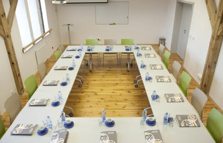 Międzynarodowe Centrum Spotkań Młodzieży Toruń sala konferencyjna
