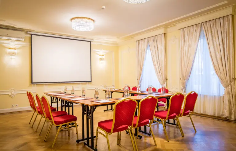 Pałacyk Otrębusy Business & SPA - photo 1