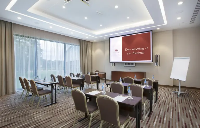 DoubleTree by Hilton Hotel & Conference Centre Warsaw - photo 1