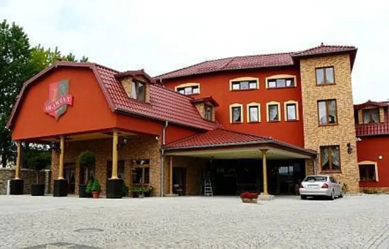 Hotel Oławian - photo 1