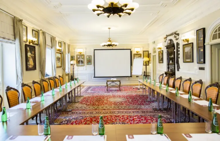 Pałac Tłokinia - zdjęcie 1