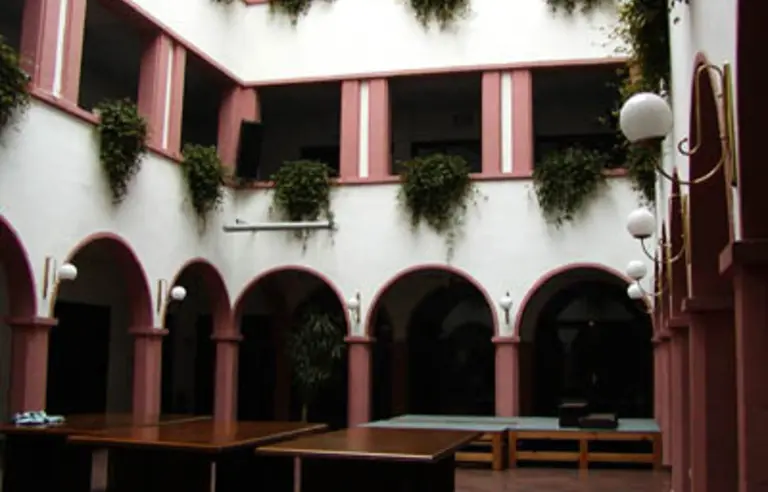 Hotel Arbiter - ZAMKNIĘTY - zdjęcie 1