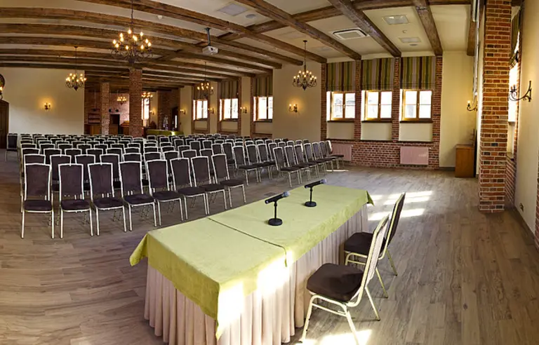 Ustawienie konferencyjne