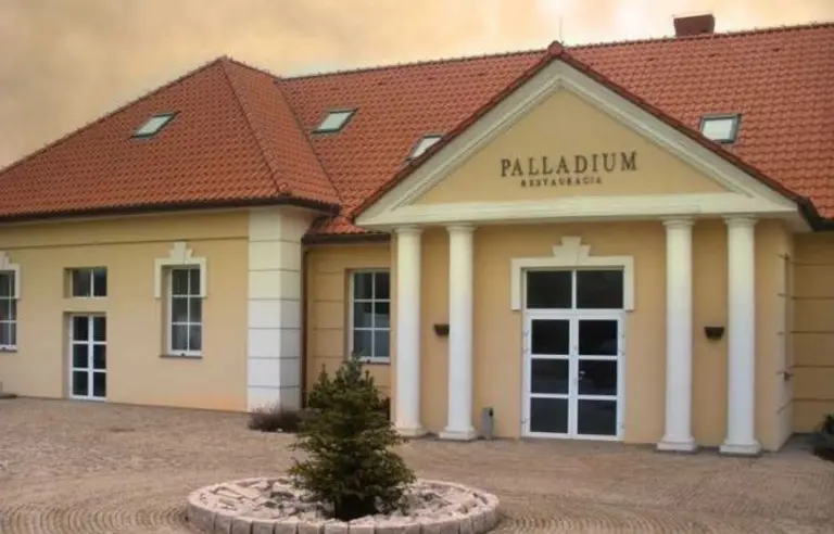 Hotel i Restauracja Palladium - OBIEKT ZAMKNIĘTY - zdjęcie 1