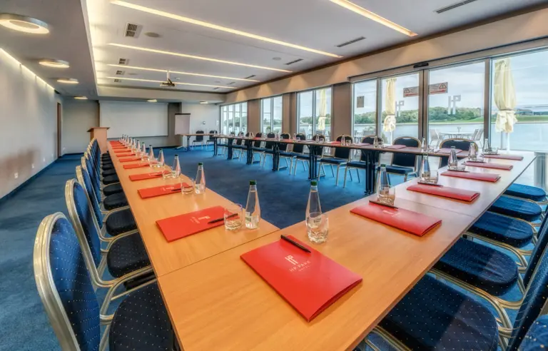 Hotel HP Park Poznań - zdjęcie 1