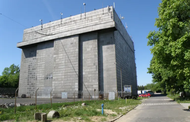 Instytut Energetyki - Hala Najwyższych Napięć - photo 1