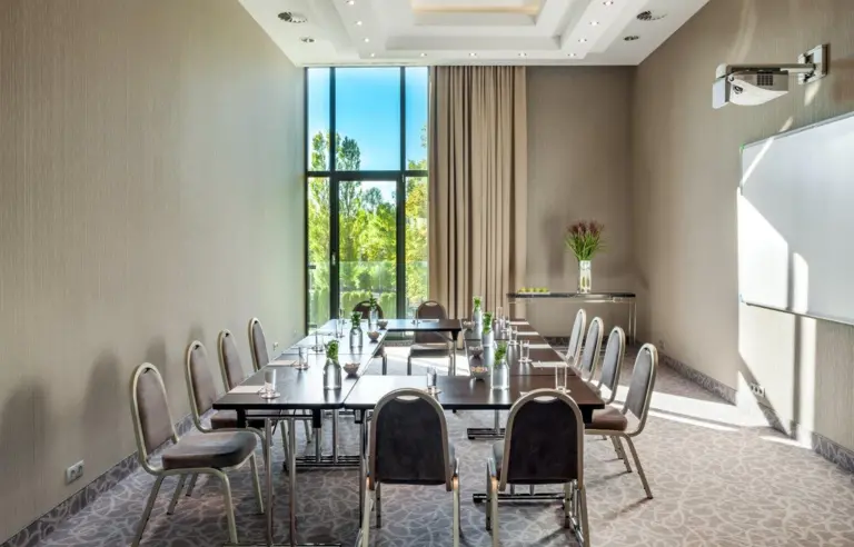 Hotel Warszawianka Centrum Kongresowe - photo 1