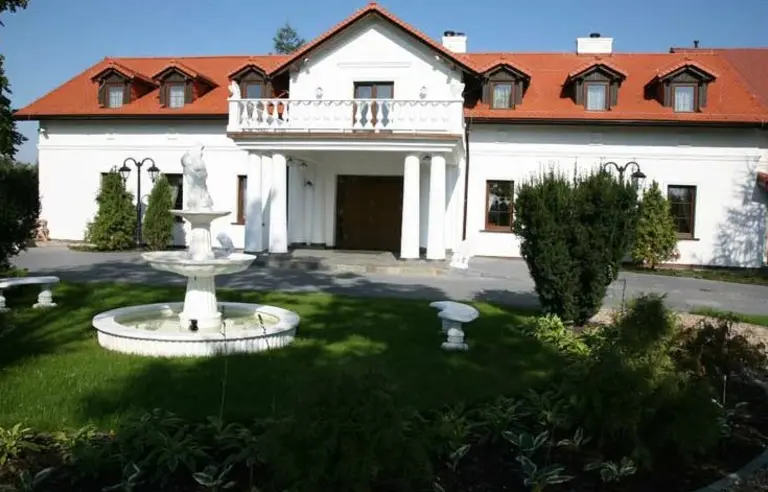 Dworek Pamiętna - photo 1