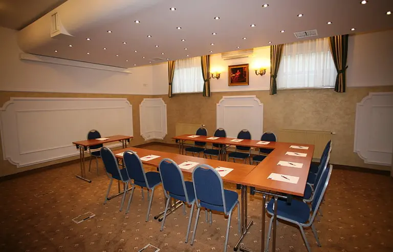 Hotel Boss Centrum Konferencyjno-Szkoleniowe - photo 1