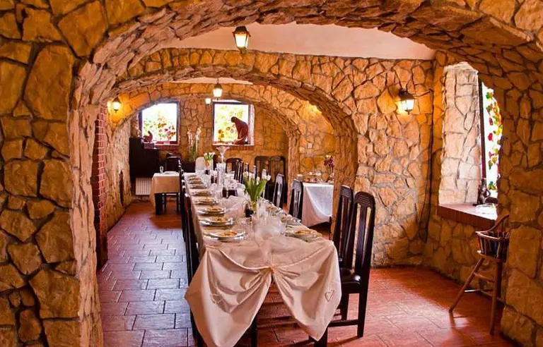 Restauracja Stare Mury - OBIEKT ZAMKNIĘTY - photo 1