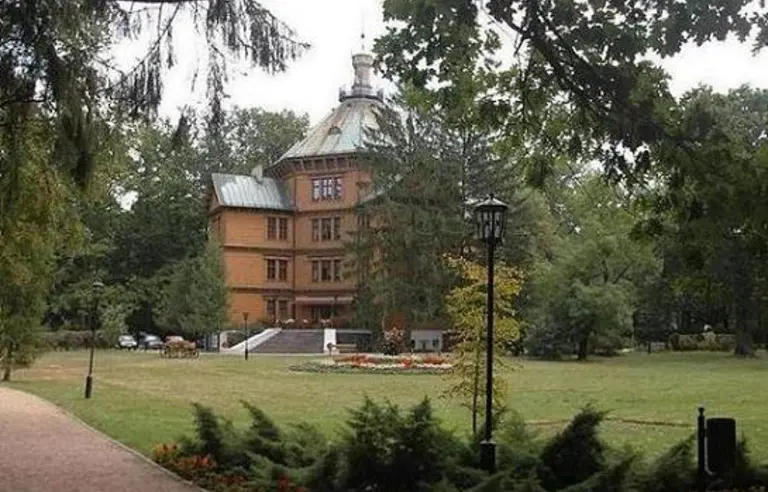 Pałac Myśliwski Książąt Radziwiłłów - zdjęcie 1