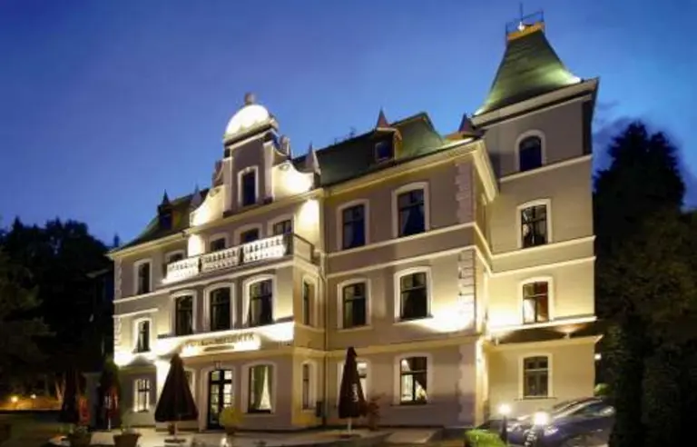 Hotel Fryderyk - photo 1