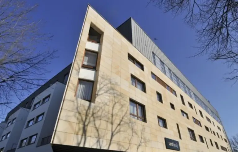 Sand Hotel - zdjęcie 1